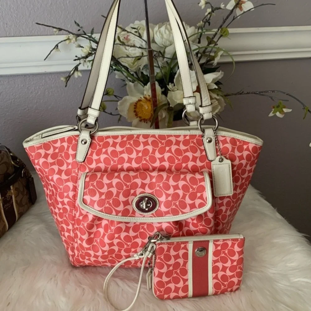 Coach Chelsea Signature Leah Tote Bag